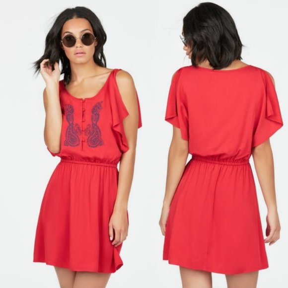 JUSTFAB RED DRESS + BLUE EMBROIDERY - Picture 3 of 5
